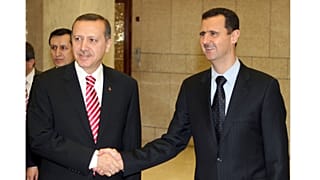 Ο Ερντογάν σφίγγει τα χέρια με τον Άσαντ, 26 Απριλίου 2008