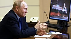 Wladimir Putin spricht mit Absolventen der russischen Präsidentenakademie für Volkswirtschaft und öffentliche Verwaltung per Videokonferenz, 28. Juni 2024
