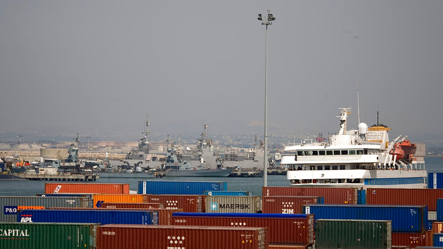 Porto de Haifa.