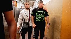 Khabib Nurmagomedov, kendisi gibi dövüşçü kuzeni Umar Nurmagomedov'la birlikte