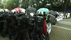 Polizei löst Sitzblockade vor der Gruga-Halle auf