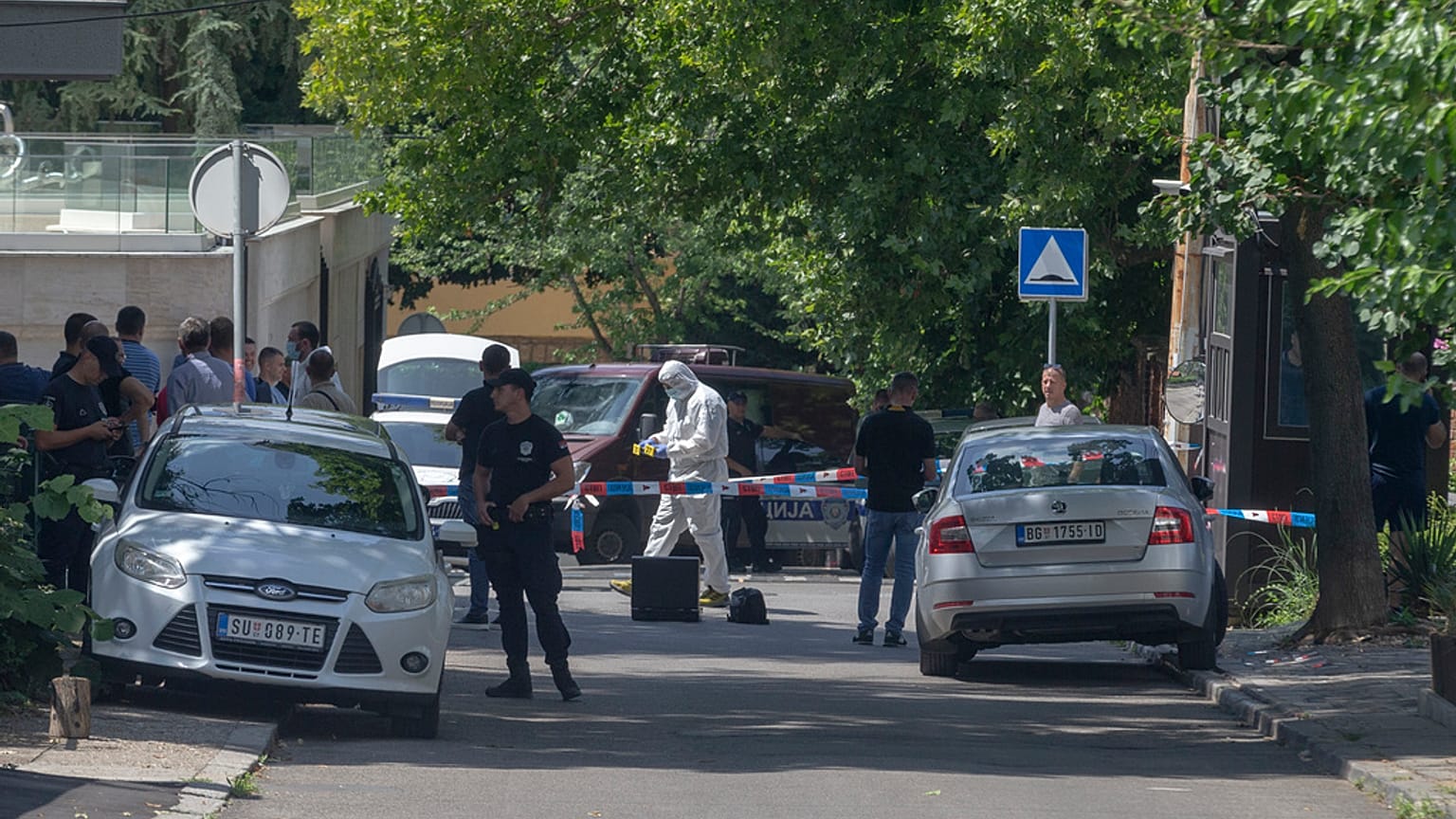 Helyszínelés a követségnél
