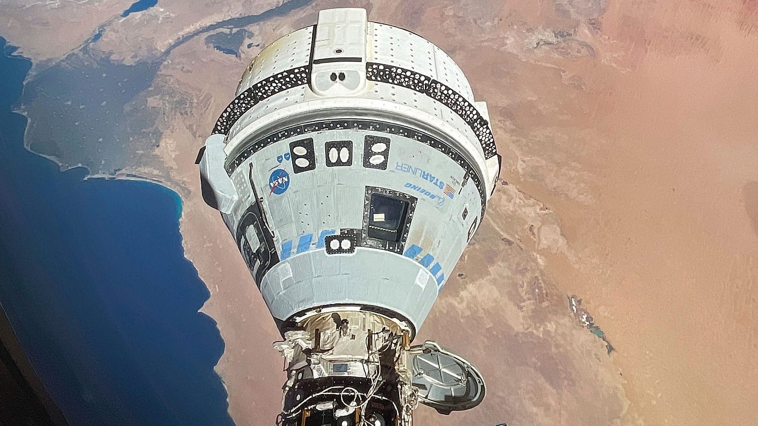 La nave Starliner se acopló al módulo Harmony de la Estación Espacial Internacional, en órbita a 262 millas sobre la costa mediterránea de Egipto, el 13 de junio de 2024. 