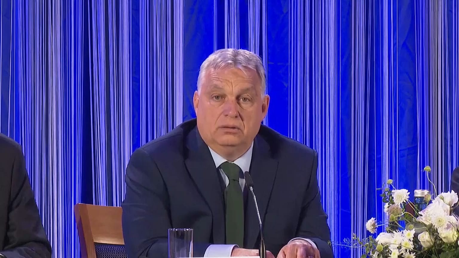 Macaristan Başbakanı Viktor Orbán Viyana'da bir basın toplantısında konuşuyor, 30 Haziran 2024