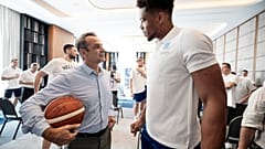 Κυριάκος Μητσοτάκης και Γιάννης Αντετοκούνμπο
