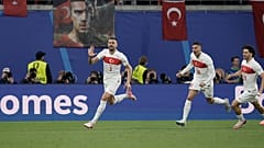 Η μπάλα στα δίχτυα της Ρουμανίας