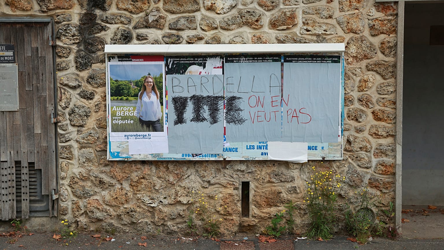Προεκλογικά πόστερ στο Παρίσι