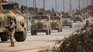 Στρατιώτες των τουρκικών ενόπλων δυνάμεων διακρίνονται σε αυτή τη φωτογραφία που τραβήχτηκε στο Ιντλίμπ της Συρίας το 2020 (Αρχείο)