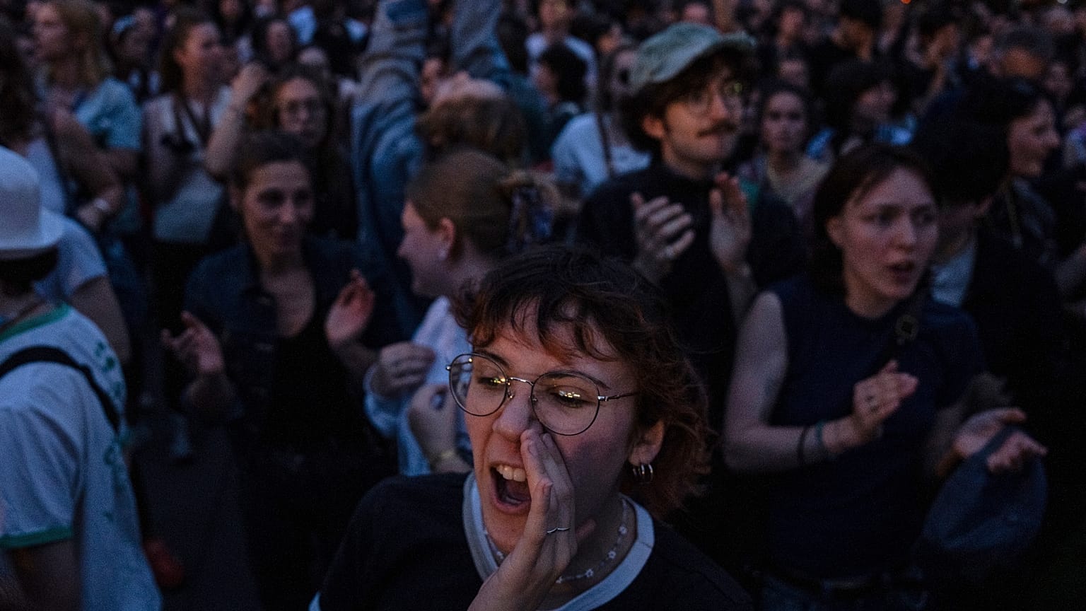Un rassemblement sur la place de la République pour protester contre l'extrême droite, arrivée largement en tête du premier tour des élections législatives, le 30 juin 2024.