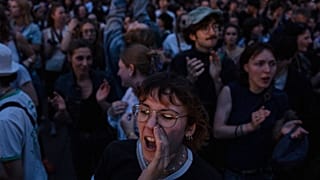 Un rassemblement sur la place de la République pour protester contre l'extrême droite, arrivée largement en tête du premier tour des élections législatives, le 30 juin 2024.