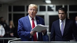 Donald Trump avukatları ile birlikte Manhattan'daki davada ifade veriyor, New York, ABD, 10 Mayıs, 2024.