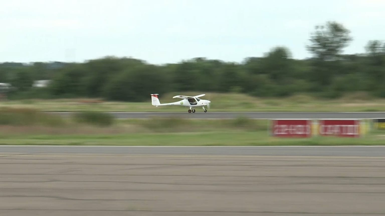 Un avión eléctrico.