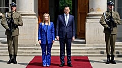 Die Fratelli d'Italia (FdI) von Giorgia Meloni und Recht und Gerechtigkeit (PiS) von Mateusz Morawiecki sind die wichtigsten Parteien in der EKR-Fraktion.