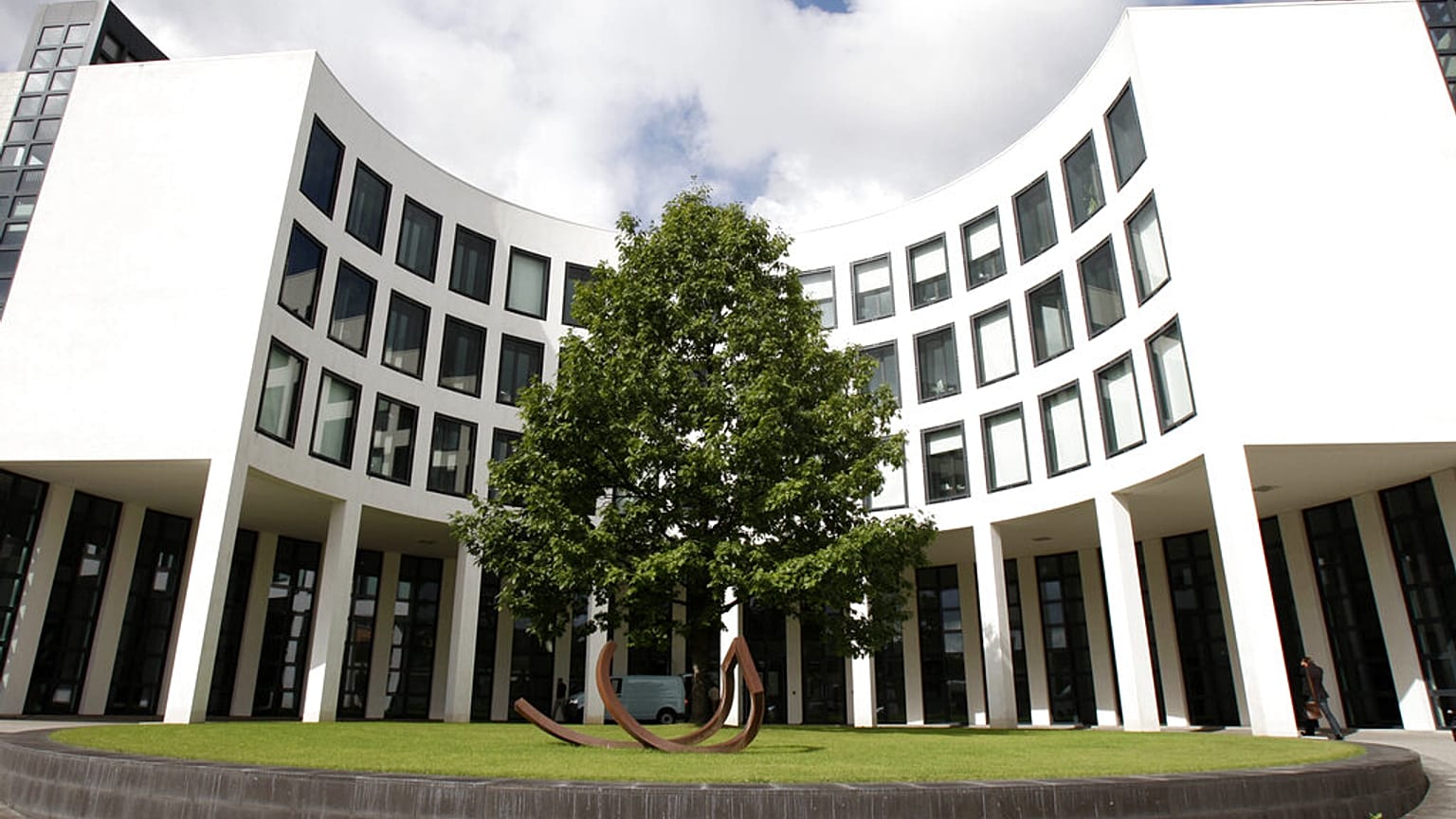 Das Gebaeude der Bundesanwaltschaft in Karlsruhe, fotografiert am Mittwoch, 5. September 2007.