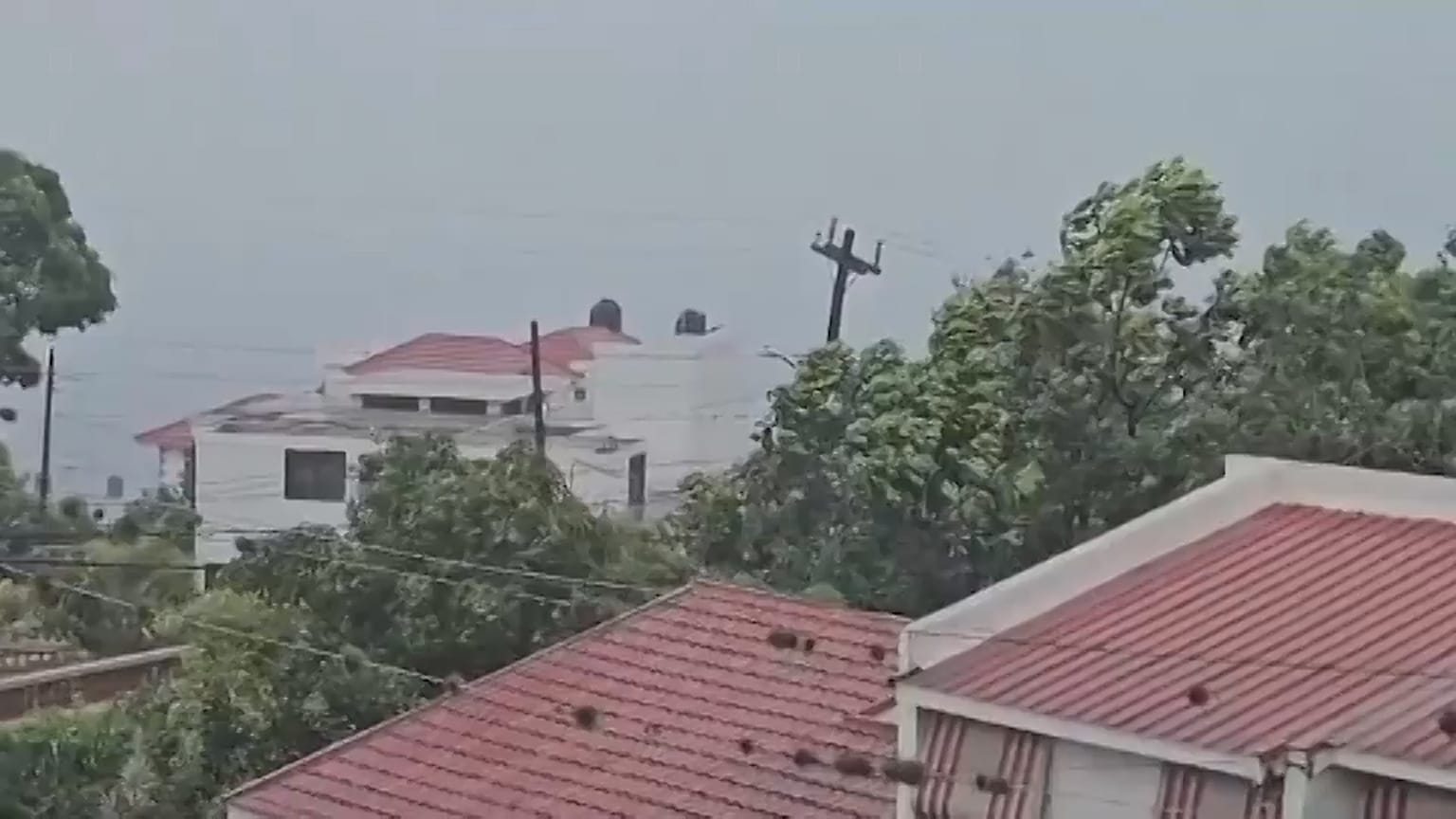 ΤΥΦΩΝΑΣ ΣΤΗΝ ΚΑΡΑΪΒΙΚΗ