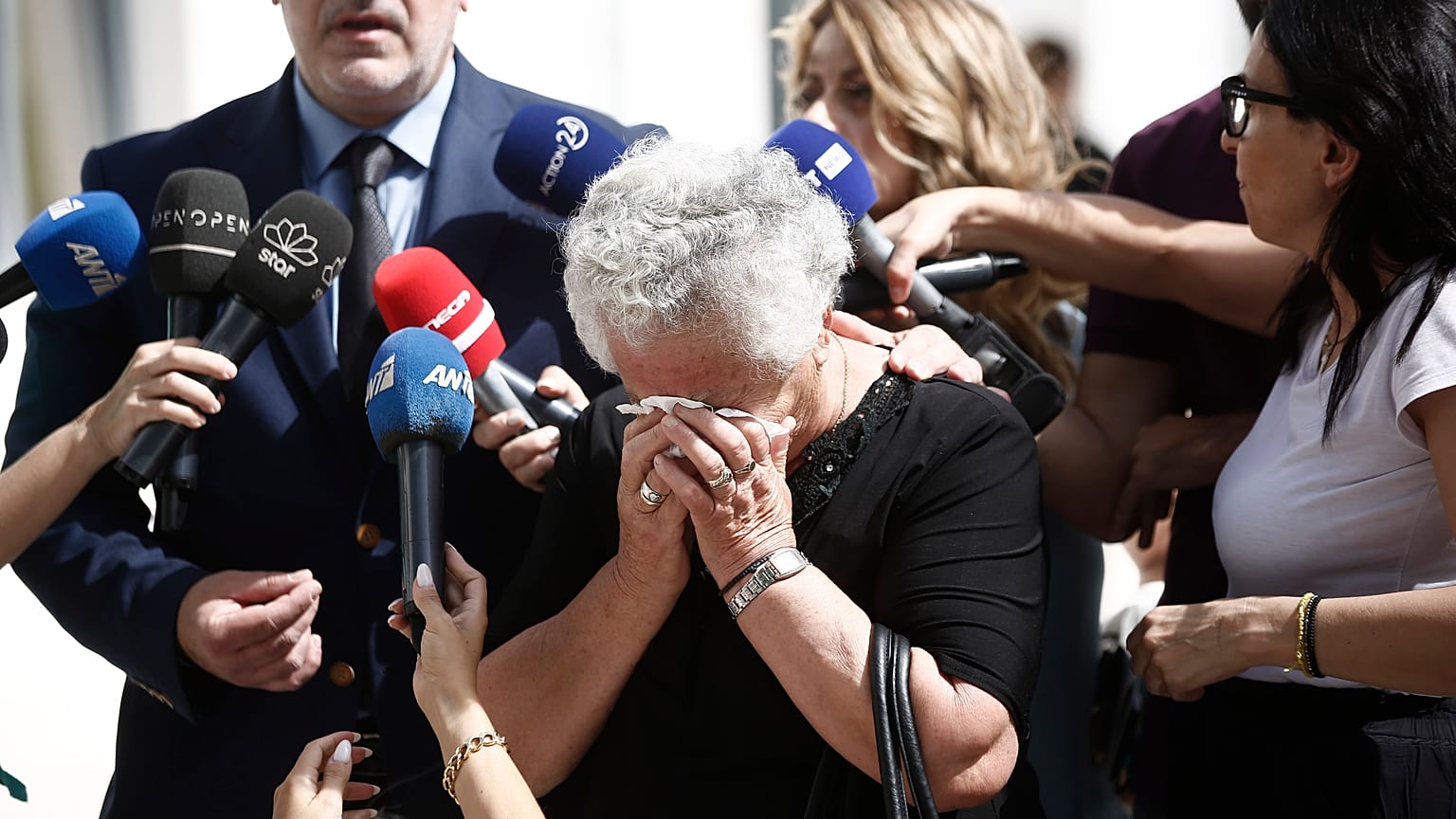 ΕΙΚΟΝΑ ΑΡΧΕΙΟΥ - Η ΜΗΤΕΡΑ ΤΟΥ ΓΙΩΡΓΟΥ ΚΑΡΑΪΒΑΖ