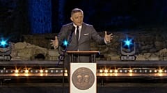 Slovakya Başbakanı Robert Fico Bratislava'da düzenlenen resmi bayram etkinliğinde konuşuyor, 5 Temmuz 2024