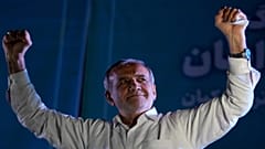 الرئيس الايراني الجديد مسعود بيزشكيان خلال تجمع انتخابي في طهران، الأربعاء، 3 يوليو 2024.