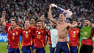 Сборная Испании празднует выход в финал Евро