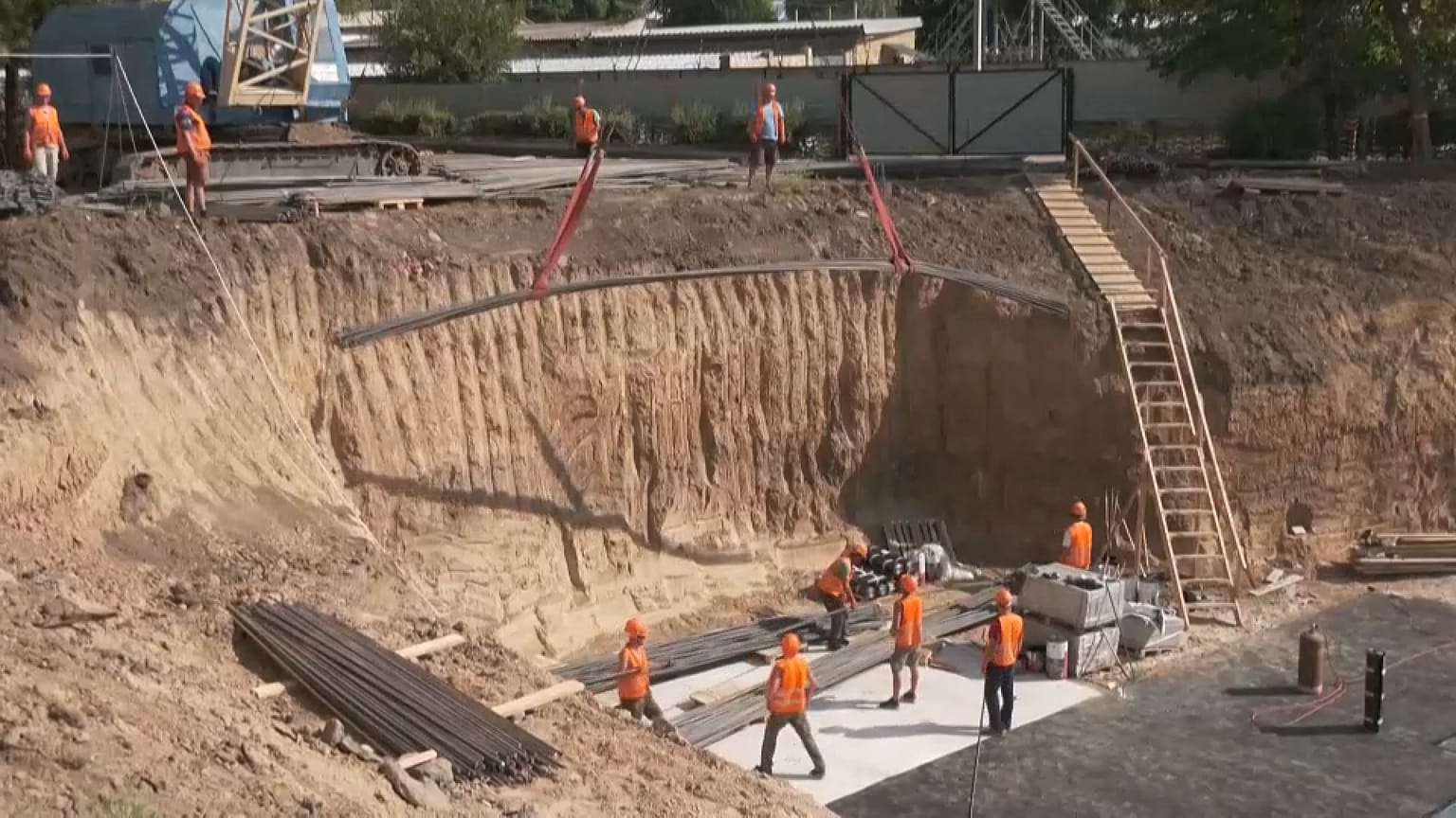 Eine unterirdische Schule im Bau in Saporischschja, 4. Juli 2024
