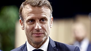 Эммануэль Макрон не собирается уходить с поста президента даже в случае поражения его партии на выборах