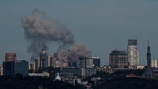 Дым над Киевом после российской атаки, 8 июля 2024 года.