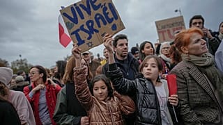 مسيرة ضخمة للجالية اليهودية في فرنسا احتجاجا على ما يسمى اللاسامية في البلاد 12/11/2023