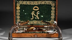 Las pistolas ornamentadas de Napoleón se venden en Francia por 1,69 millones de euros 