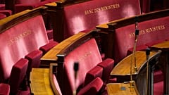 Министерские ряды в Национальном собрании, Париж, 9 июля 2024 г. Французские избиратели поставили страну в беспрецедентное положение: в парламенте нет доминирующего блока.