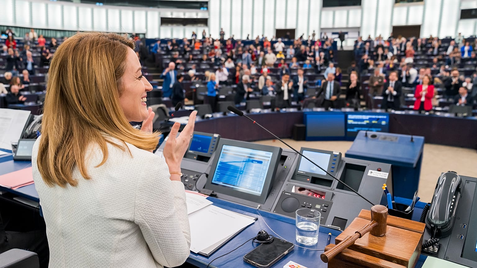 Ευρωπαϊκό Κοινοβούλιο: Η πρόεδρος Ρομπέρτα Μέτσολα