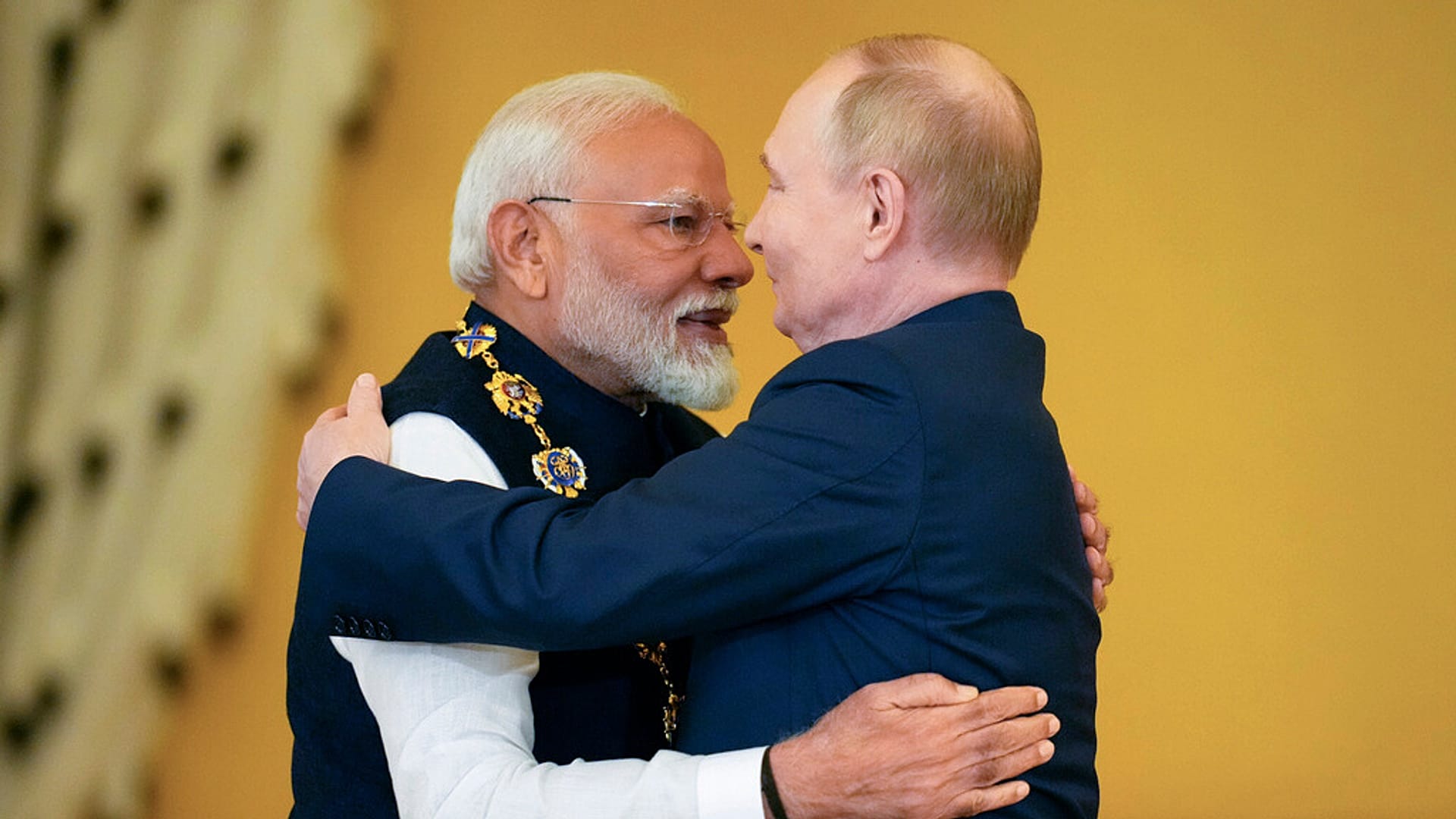 Modi Moscow India's Modi meets Putin in Moscow, sparking criticism from Zelenskyy ...