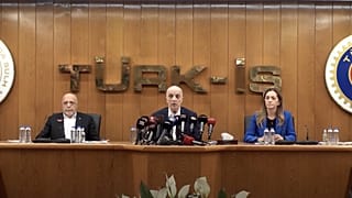 Üç işçi konfederasyonu DİSK,TÜRK-İŞ ve HAK-İŞ, Türk-İş genel merkezinde ortak basın toplası düzenledi