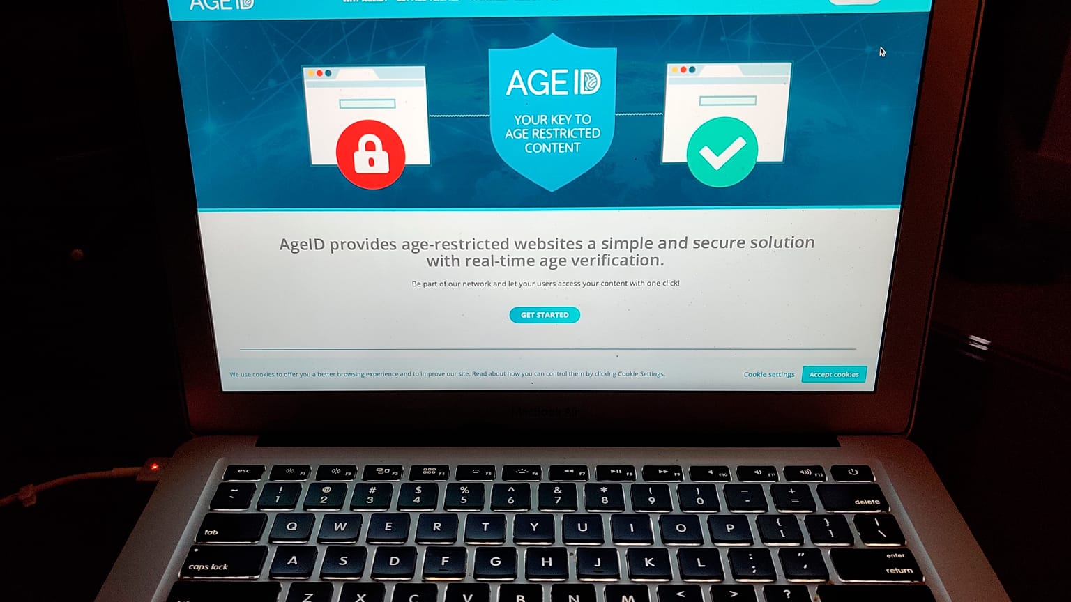 Un sitio web que muestra herramientas de verificación de la edad.