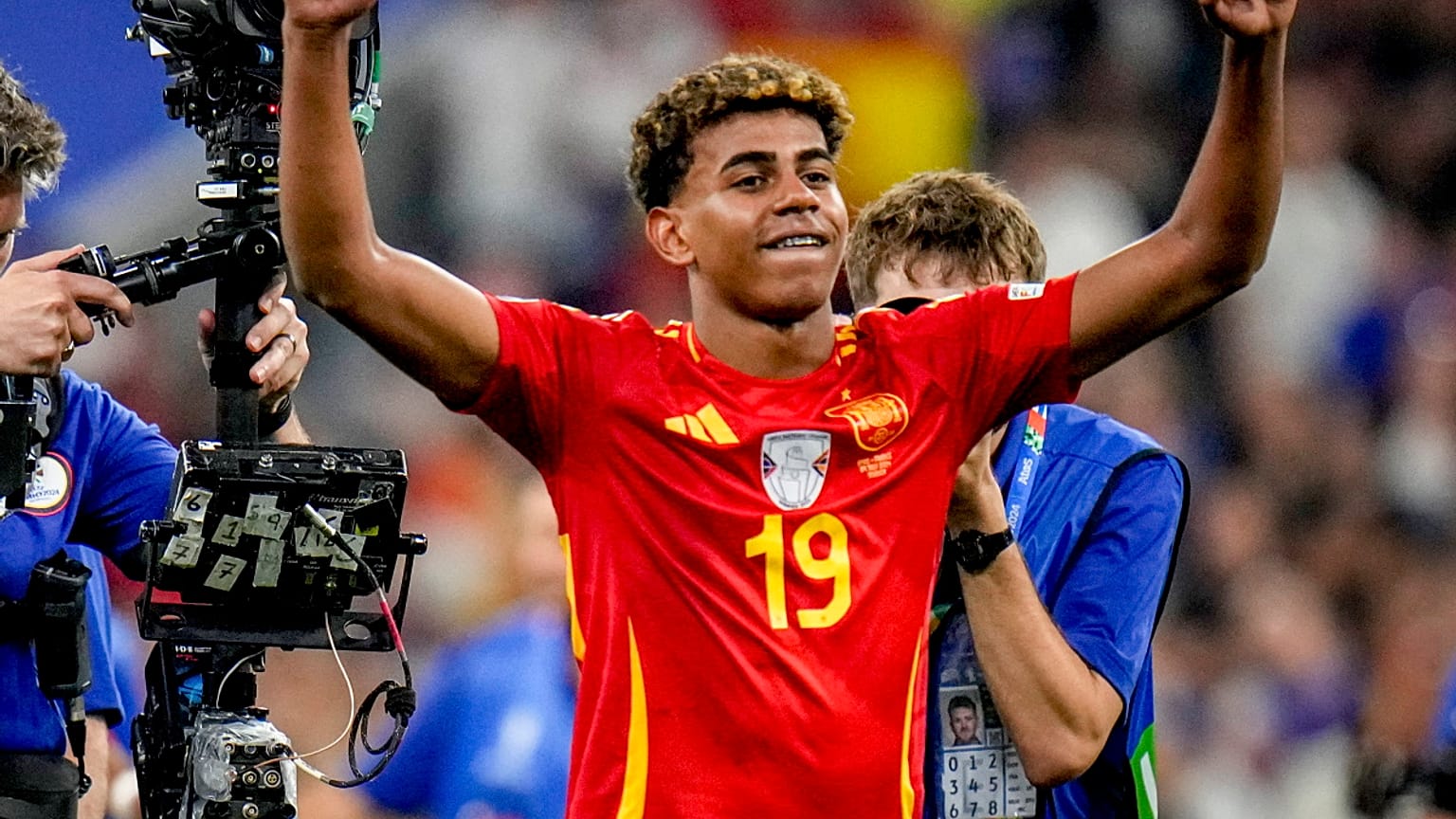 لاعب منتخب إسبانيا لامين يامال، خلال مباراة نصف النهائي بين إسبانيا وفرنسا في بطولة يورو 2024 لكرة القدم في ميونيخ، ألمانيا، الثلاثاء 9 يوليو 2024.