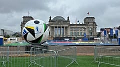 Fanzone auf dem Reichtstag in Berlin.