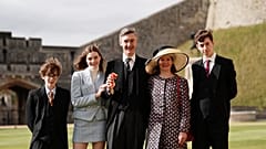 Ο Jacob Rees-Mogg και η οικογένειά του θα πρωταγωνιστήσουν στο "Meet the Moggs" στο Discovery+
