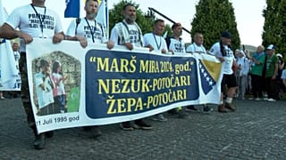 Οι συμμετέχοντες στην Πορεία Ειρήνης της Σρεμπρένιτσα έφτασαν στο Κέντρο Μνήμης της Σρεμπρένιτσα