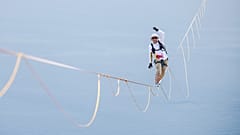 Jaan Roose tenta la traversata dello Stretto di Messina su una slackline