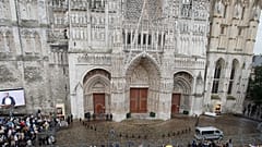 C'est la plus haute église de France, et l'une des plus hautes cathédrales du monde.