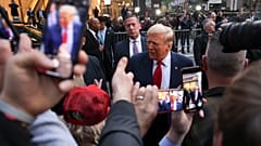 Meta, eski ABD Başkanı Donald Trump'ın sosyal medya hesaplarına uygulanan kısıtlamaların kaldırıldığını duyurdu.