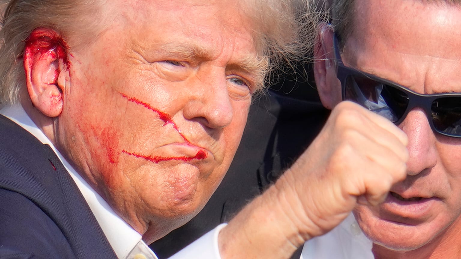 Donald Trump touchée à l'oreille en Pennsylvanie, 13 juilet 2024.