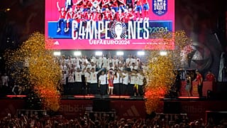 Ünneplés a madridi Cibeles téren 2024.07.15-én.