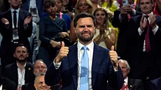 Ο υποψήφιος αντιπρόεδρος των Ρεπουμπλικανών Βανς κατά την πρώτη ημέρα του Εθνικού Συνεδρίου των Ρεπουμπλικανών