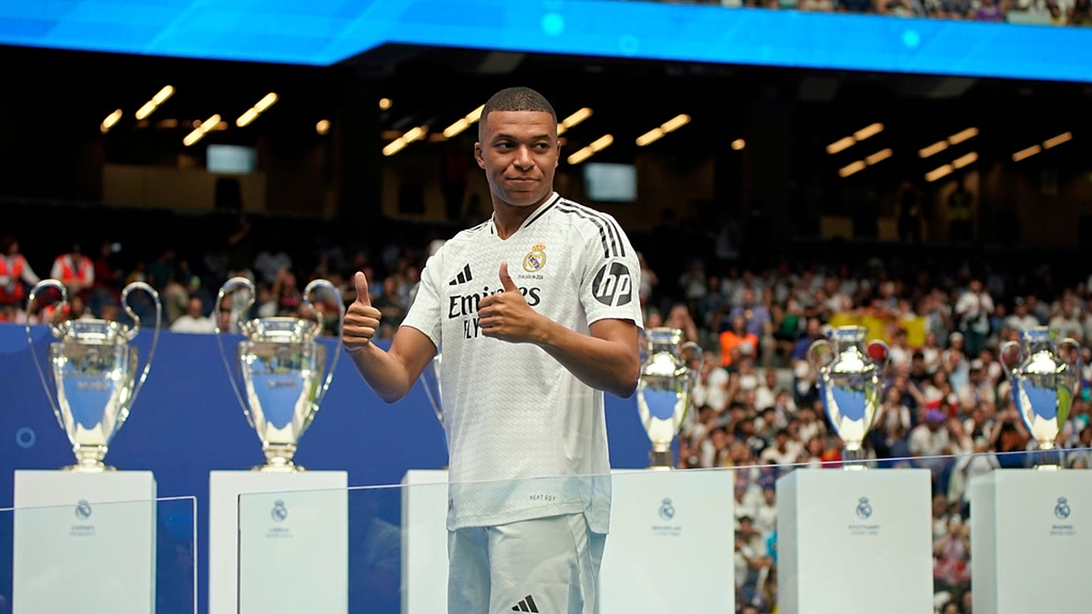 Mbappé officiellement accueilli au sein du club de football du Real Madrid