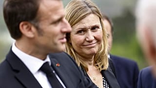 A francia nemzetgyűlés régi-új elnöke Macron társaságában 2024 áprilisában
