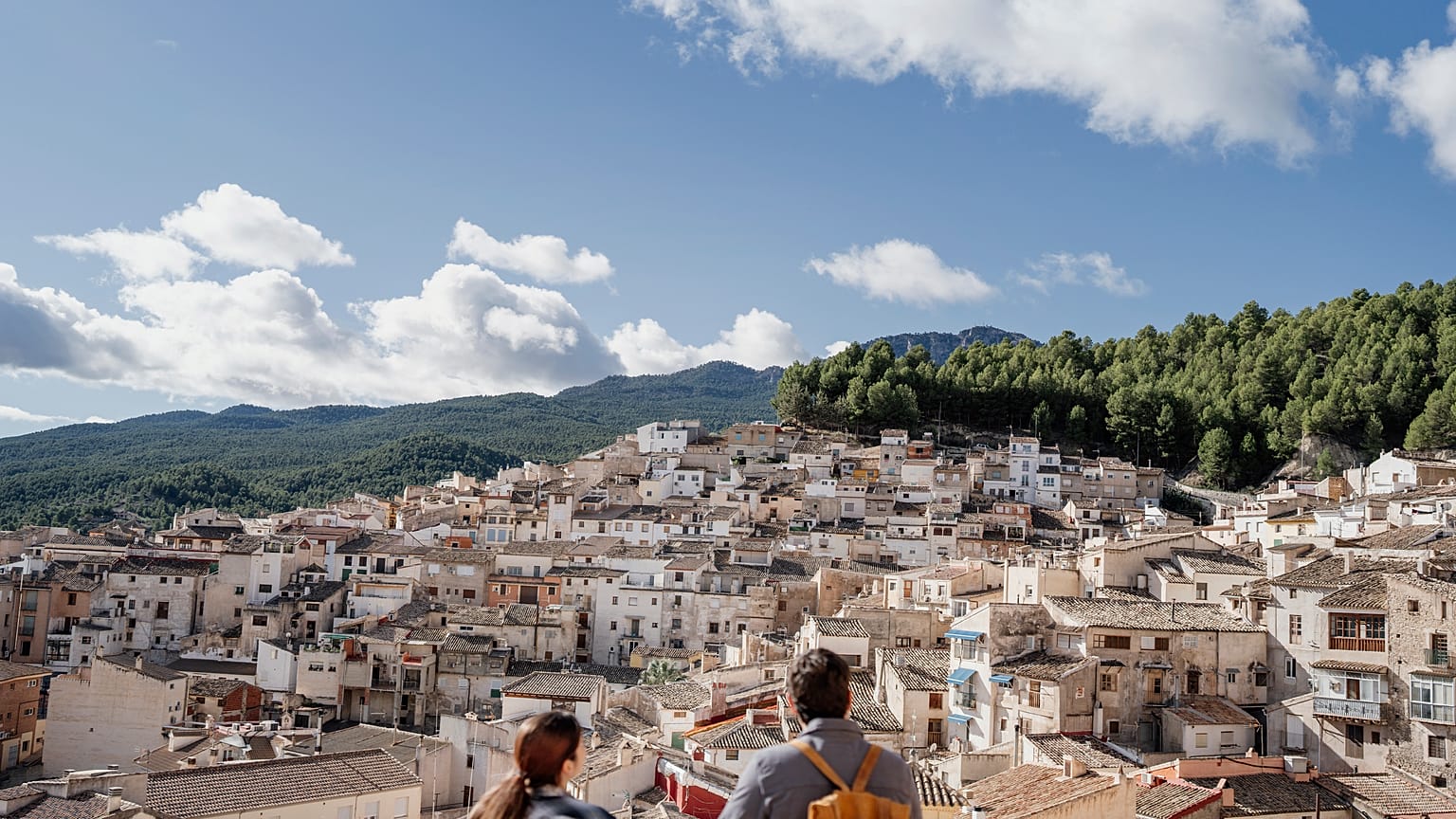 El Camino de Levante comienza en Orihuela y serpentea por el escarpado paisaje desértico de las regiones de Alicante y Murcia hasta la ciudad de Caravaca de la Cruz.