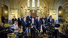 Riad Malki, conselheiro palestiniano para a política externa, fala à comunicação social no Tribunal Internacional de Justiça, ou Tribunal Mundial, em Haia, Países Baixos