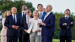 Il Presidente Joe Biden esce dal Giardino delle Rose della Casa Bianca a Washington, 27 settembre 2022.