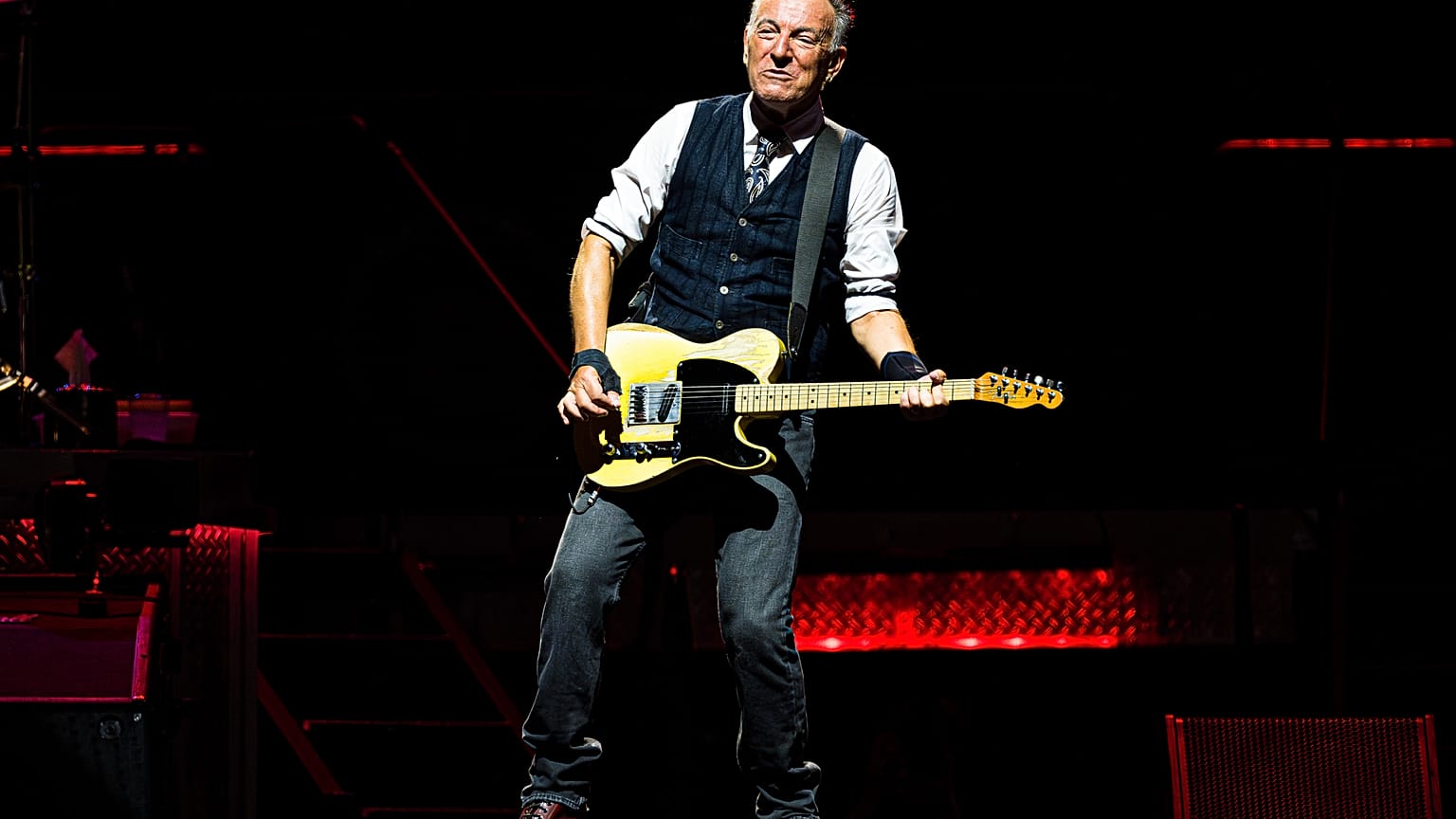 Bruce Springsteen & the E Street Band, Strawberry Arena'da sahne aldı, Stockholm, İsveç, 15 Haziran 2024. (Fotoğraf: AP)