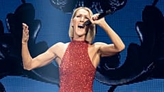 Será que Céline Dion vai cantar na cerimónia de abertura? Na foto: Céline Dion em palco em 2019, antes de cancelar os seus espectáculos, na sequência da sua luta contra uma doença neurológica rara